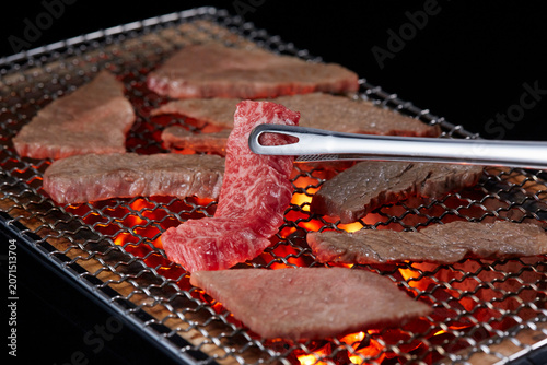 Foto 食欲そそるおいしそうな焼肉