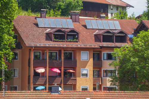 Modernes Wohngebäude, Traunstein, Chiemgau, Oberbayern, Bayern, Deutschland