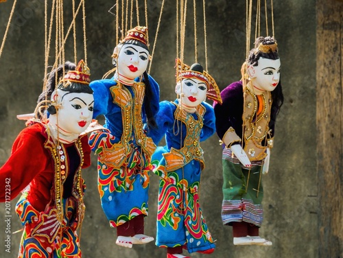 Canvas Print doll in the market