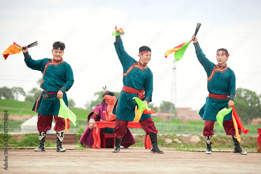Fototapeta premium Mongolian traditional dance performed at the Naadam Festival