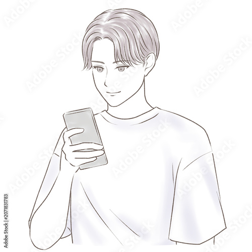 スマホを操作するセンターパートの笑顔な男性