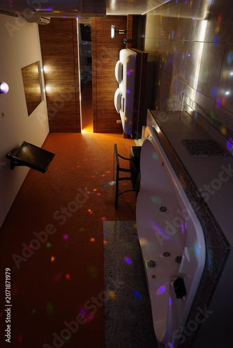 Banheira de Hidromassagem Motel Quarto Luxo Espuma Bebida Noite Relaxar