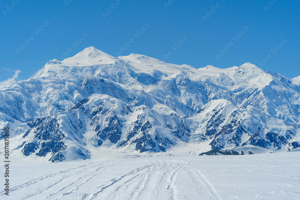 Obraz premium View of Mount Logan from base camp in the Saint Elias Mountains, Kluane National Park, Yukon, Canada