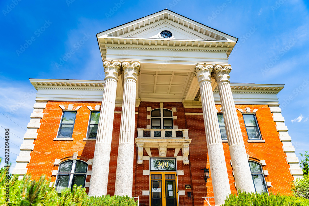 Fototapeta premium Historic Wyoming Governors Mansion in Cheyenne