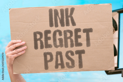 Quadro su tela "Ink regret past" Tattoo remorse is now behind you
