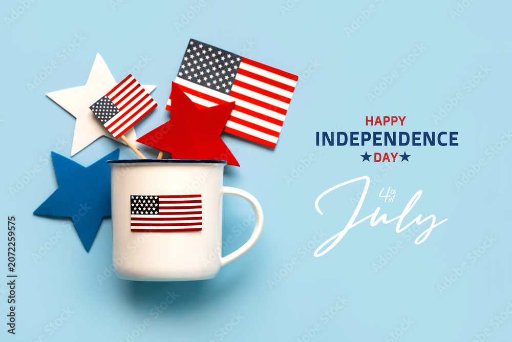 Obraz premium Top view of cup of coffee with American flag, stars and American pennants with text Happy Independence day 4th of July