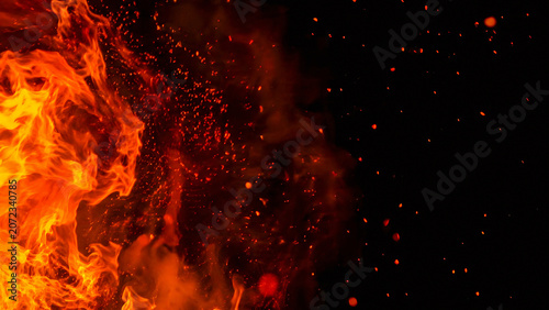 Foto High resolution image of flames and flying embers