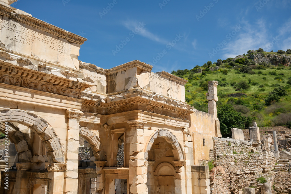 Obraz premium Entrance gate to Agora of Ephesus Ancient City