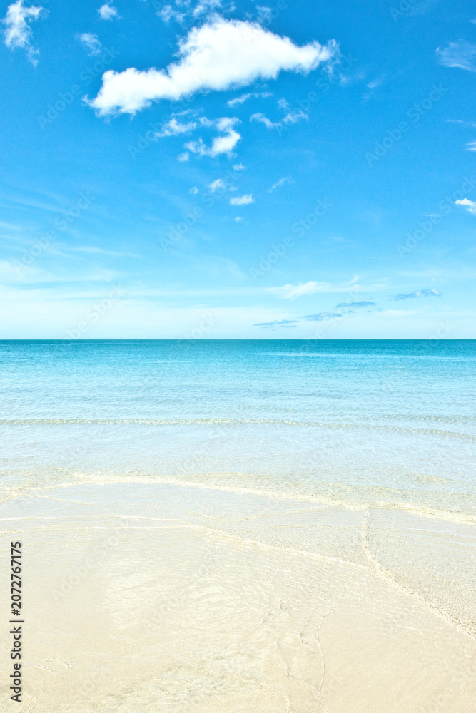 Fototapeta premium KOH SAMUI, THAILAND - June 23,2026: Beautiful beach. View of nice tropical beach with white sand ,blue sea and blue sky. Holiday and vacation concept. Tropical beach Chaweng Noi beach, Samui. This wa
