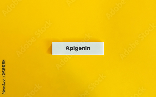 Apigenin flavonoid compound for natural health supplement