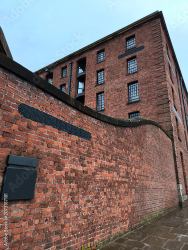 Konstfotografi The beautiful traditional red brick architecture at Albert Dock waterfront in Li