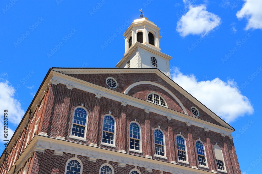 Fototapeta premium Boston city, Massachusetts. Faneuil Hall - landmark on Boston Freedom Trail.