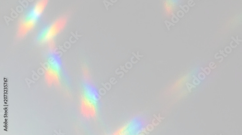 фотографія Crystal diamond rainbow artwork featuring prism dispersion, glass translucency,