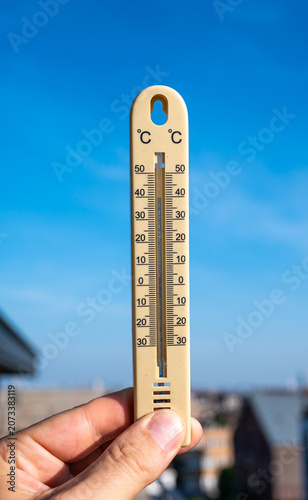 Thermometer shows 40 degrees during heatwave
