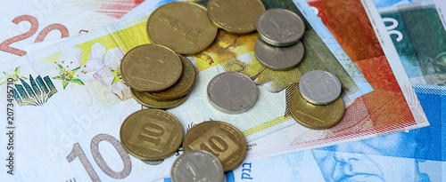Canvastavla Israeli shekel money bills and coins on table