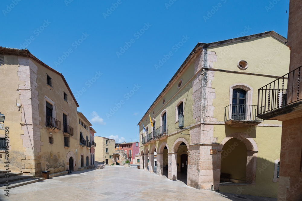 Fototapeta premium Altafulla town hall square capturing mediterranean old town architecture