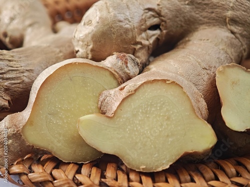Tableau sur toile Fresh ginger in a bamboo basket.