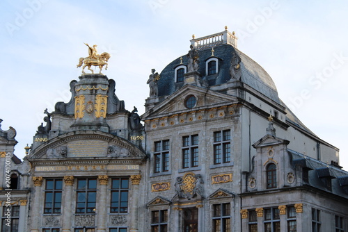 Εκτύπωση καμβά Ornate Baroque guild houses with gilded statues at the Grand Place in Brussels,