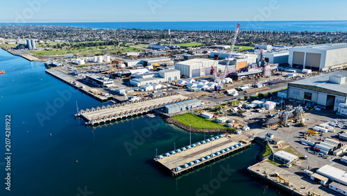 Cuadro en lienzo Osborne, Adelaide, South Australia – 4K aerial drone view of Port Adelaide River, industrial waterfront, ASC Shipyard, maritime facilities, coastal wetlands and North Haven