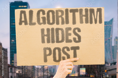 Foto "Algorithm hides post" Automated system suppresses content