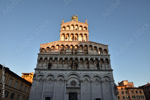Façade du Duomo à Lucca. Italie