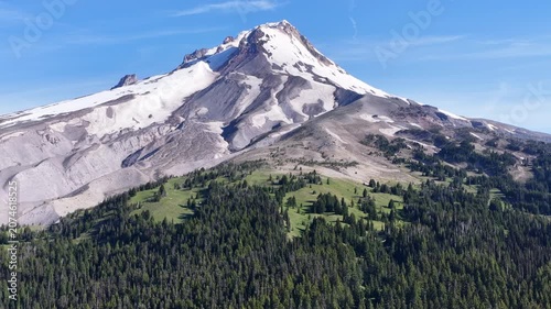 The rugged Mt. Hood is surrounded by national forest and spans all the way to the Columbia River Gorge in Oregon. This scenic and wild area, close to Portland, offers year-round recreation.