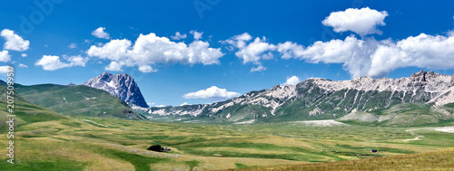 Fotografie Cielo estivo sulle montagne del GRAN SASSO D'ITALIA