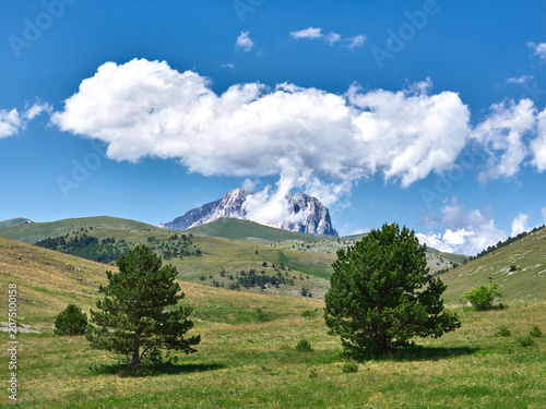 Cielo estivo sulle montagne del GRAN SASSO D'ITALIA