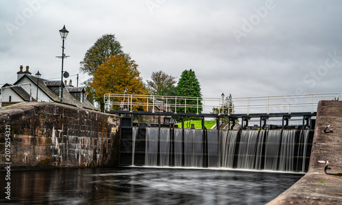 Принти на полотні caledonian canal lock system