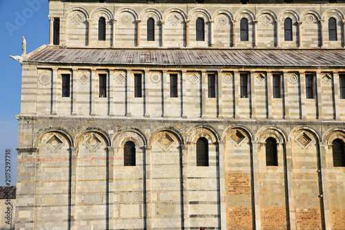 Façade Renaissance du Duomo à Pisa. Italie	