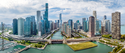 Foto Aerial panoramic view of the Chicago City skyline in Illinois, USA