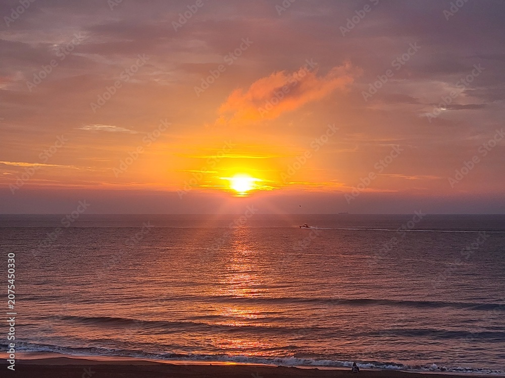 Fototapeta premium sunset over the sea