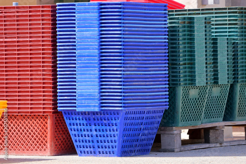 Obraz na plátně Casiers plastiques pour les pécheurs