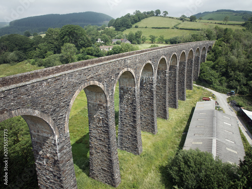 Konstfotografi An impressive railway viaduct with eighteen arches on the Central Wales Line across the Afon Bran valley in Mid Wales