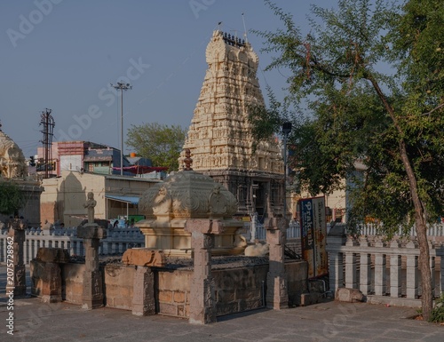 The Kachabeshwarar Temple in Thirukachur is a Hindu temple dedicated to the deity Shiva, in Kanchipuram in the South Indian state of Tamil Nadu.