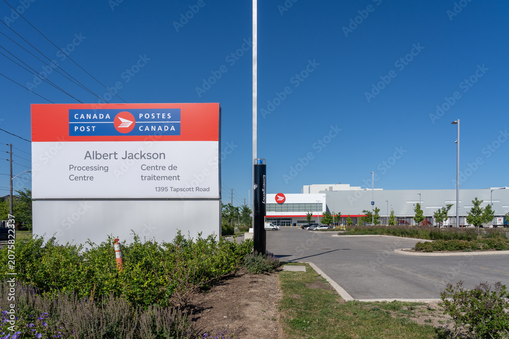 Obraz premium Toronto, Canada - June 27, 2026: Canada Post Albert Jackson Processing Centre on Tapscott Rd in Scarborough, Toronto, Ontario. The facility is Canada Post's largest parcel sorting center.