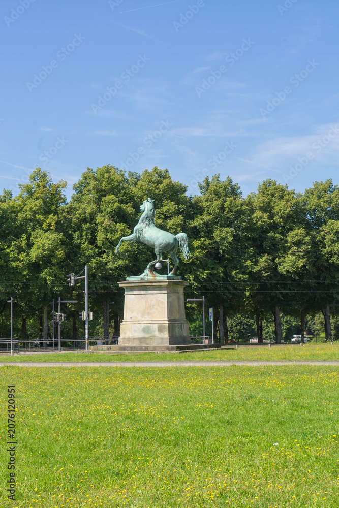 Obraz premium Park near the Leibniz university in the german city called Hannover