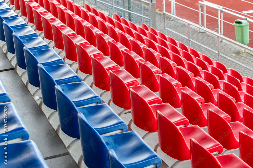 Naklejka premium Sitzreihen in einem Fußballstation