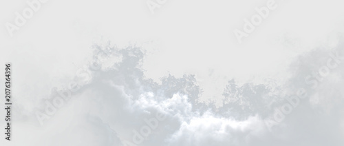 Fotografía Clouds gather in the sky with sunlight breaking through at midday over open spac