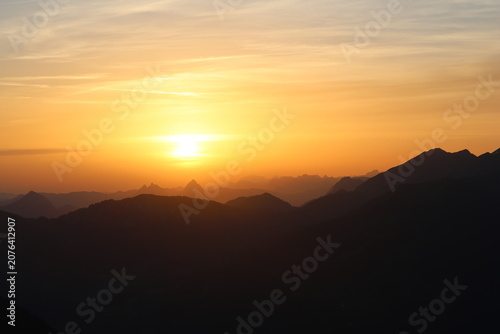 Quadro su tela sunrise over swiss mountains