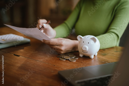 Personal Finance and Wealth Protection with Piggy Bank