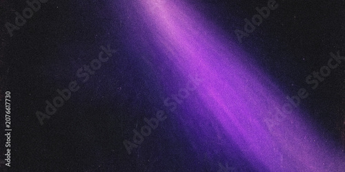 Foto Purple light streak on black background atmospheric photo with grainy texture da