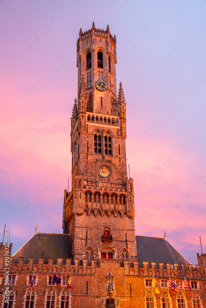Fototapeta premium Bruges Belfort under red Sun
