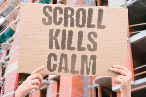 Foto "Scroll kills calm" Continuous swiping ends tranquility