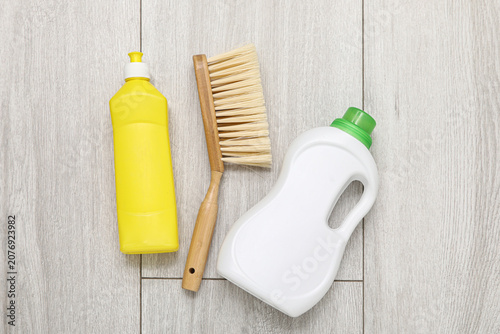 Different cleaning supplies...