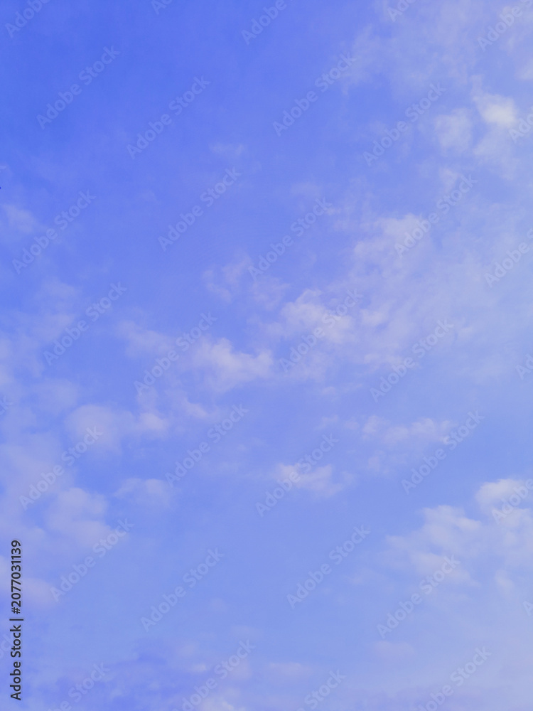 Obraz premium fresh blue cloudy sky background