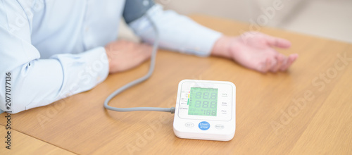 Canvastavla Man checking Blood pressure by Blood pressure monitor with Cuff