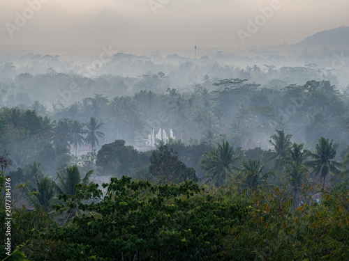 Obraz na płótnie Paisaje desde el templo de Borobudur en Yogyakarta, en la isla de Java, Indonesi
