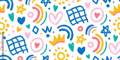 Photos Playful hand drawn doodle pattern with hearts stars and crowns