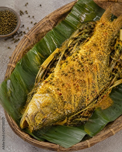 Tableau sur toile Indonesian ikan arsik batak spiced carp
